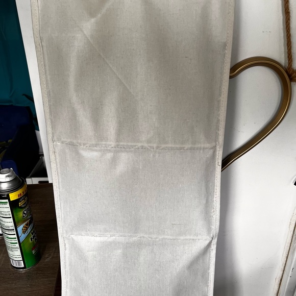 Overdoor hanging storage - Picture 3 of 5